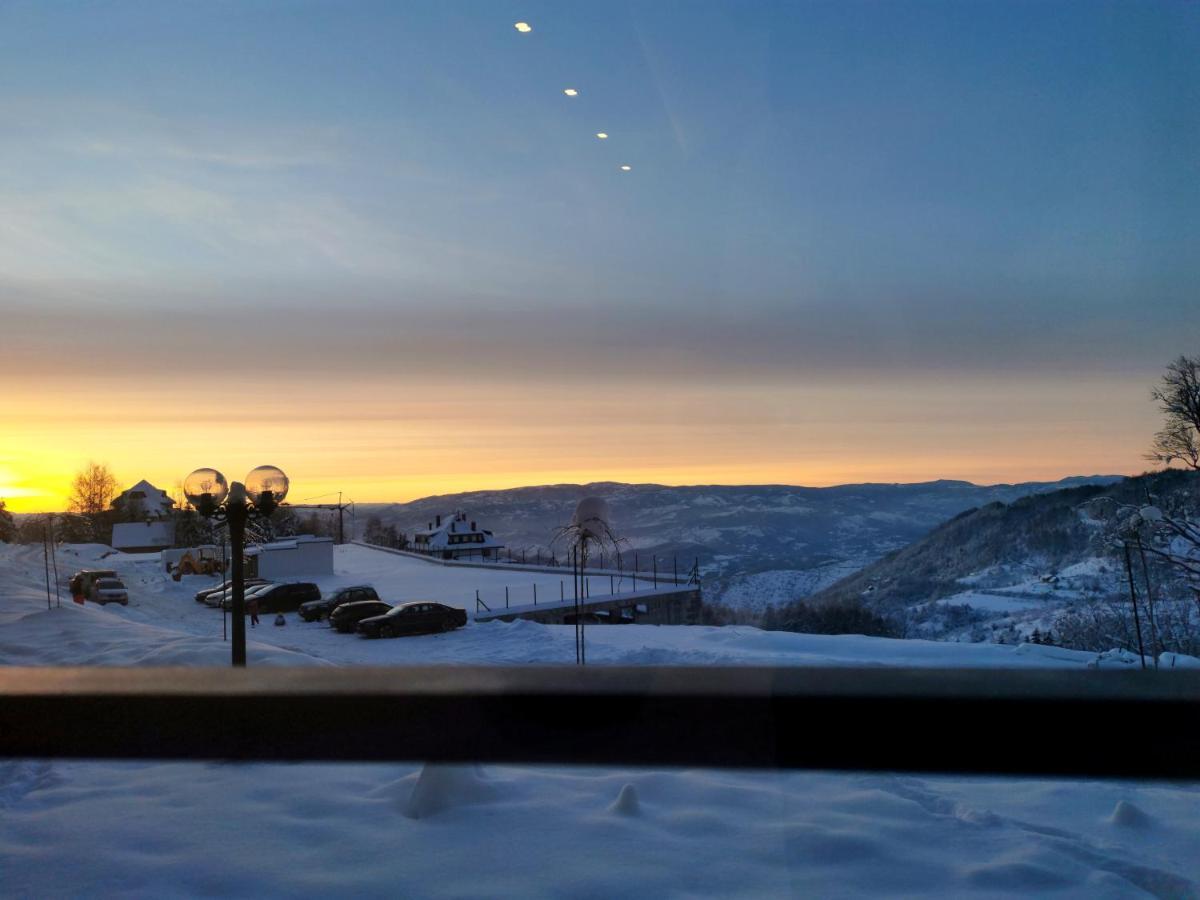 Golden Sky - Milmari Resort & Spa Kopaonik Kültér fotó